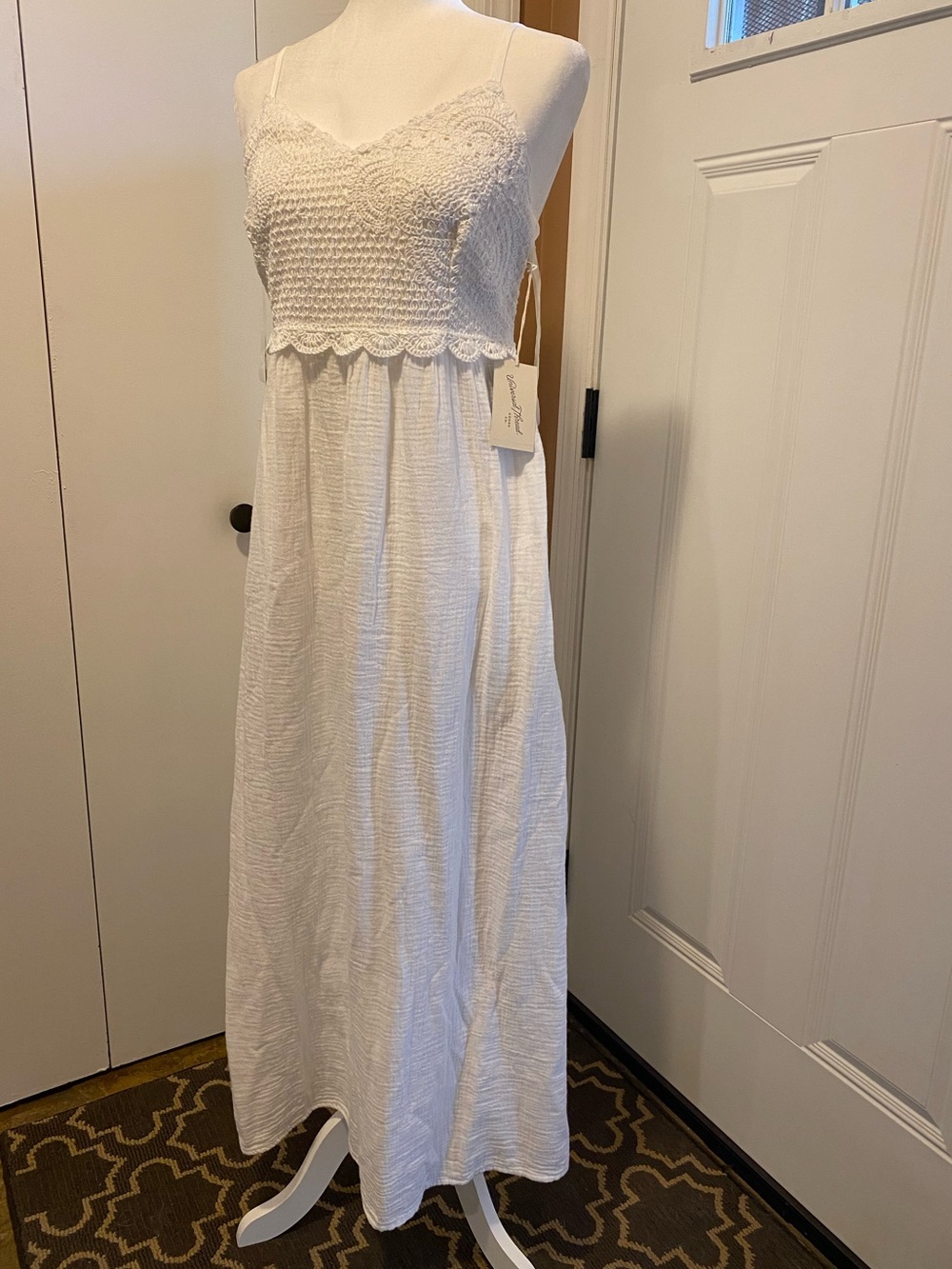 Universal Thread White Maxi Dress with Crochet Bodice
